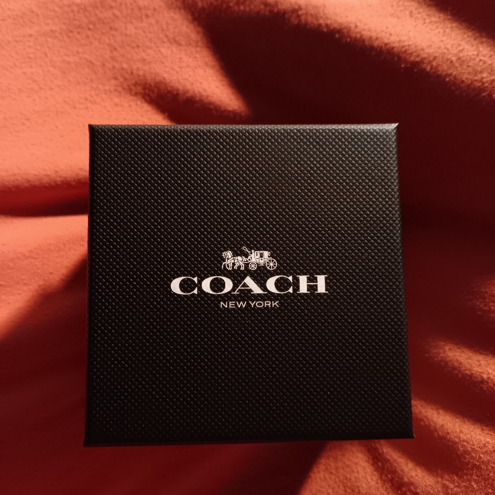 Coach watch. - Picture 3 of 3